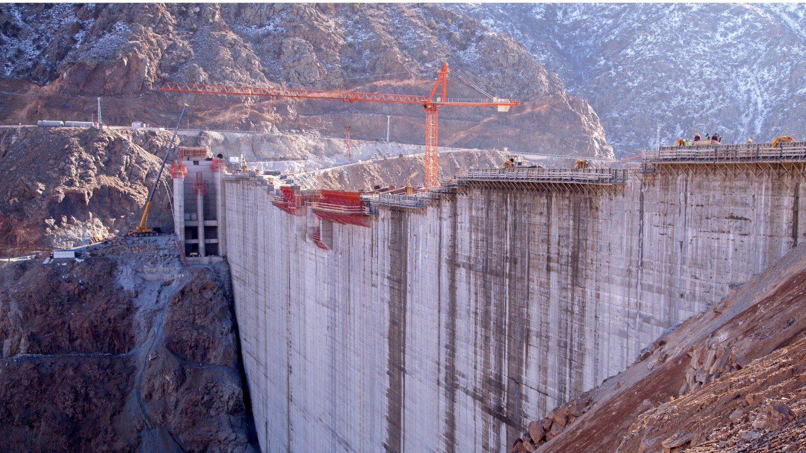 Understanding The Risks Behind Dam Construction 