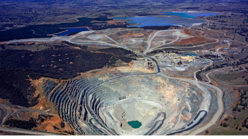 GIS Technological Approach to Minimising Mining Risks