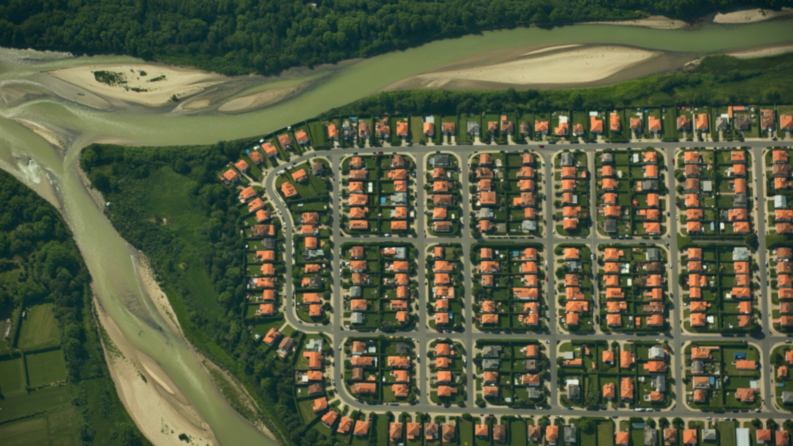 Suburbanization Example Understanding Suburbanisation: Urban Growth and Environmental Impact ...