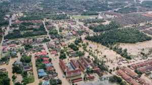 How to Use Digital Twin Scenarios to Test Catchment Response to 1-in-100-Year Flood Events